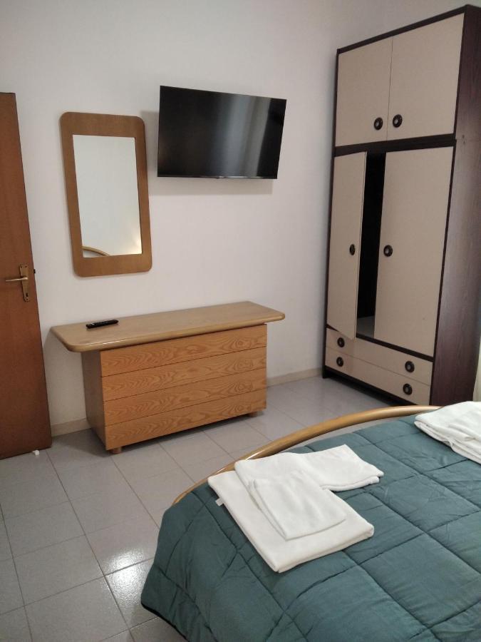 2 Bedrooms Appartement At Pescara 300 M Away From The Beach With Balcony And Wifi Экстерьер фото